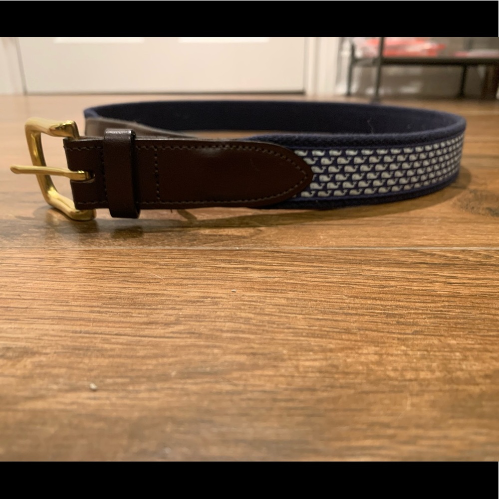 Vineyard vines belt